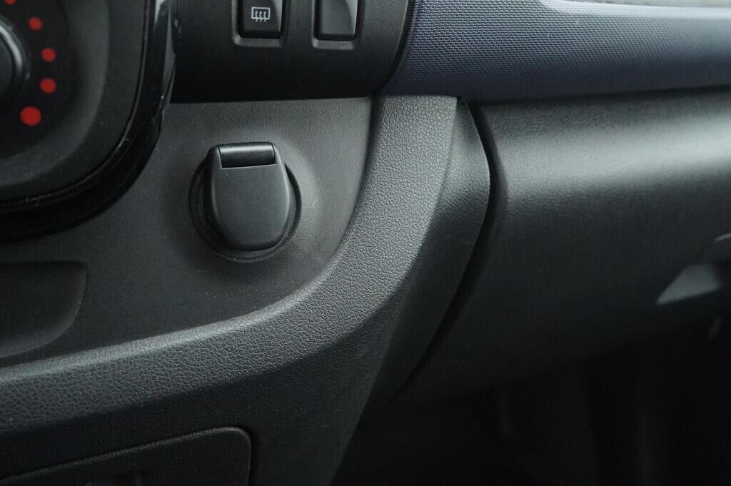 OV190V05311_30.webp_VIVARO  1.6  85 kW manuál, DPH