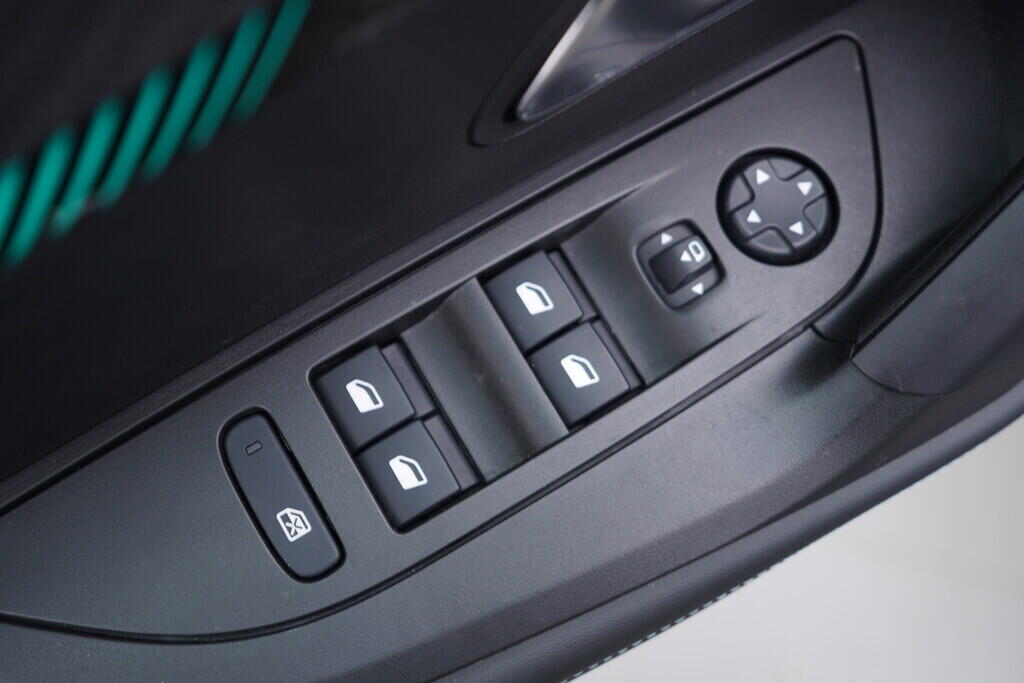 OV190V05541_20.webp_2008 Allure   74 kW manuál