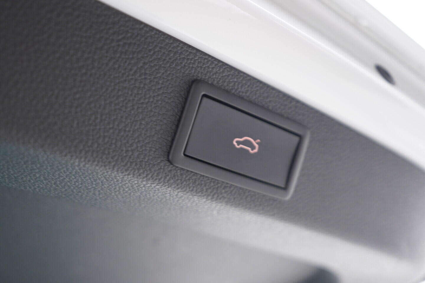 OV190V05726_44.webp_SUPERB L&K 2.0 TDI 147 kW automat, DPH