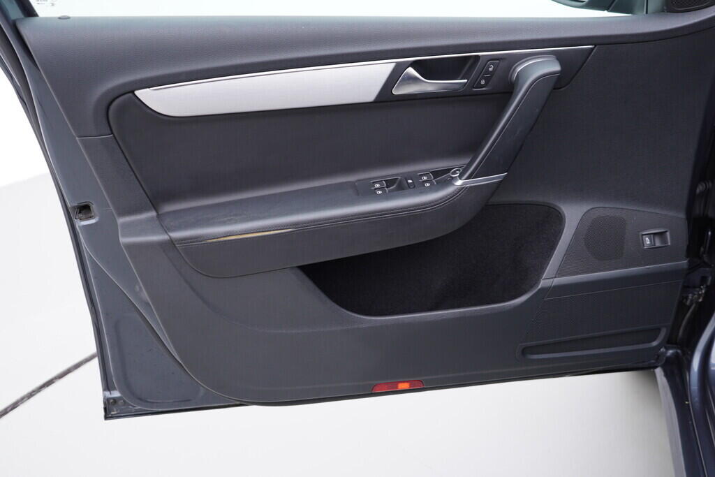 OV190V05766_19.webp_PASSAT VARIANT Highline 2.0 TDI 103 kW manuál