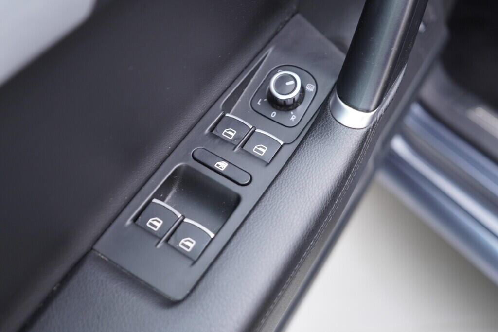 OV190V05766_20.webp_PASSAT VARIANT Highline 2.0 TDI 103 kW manuál