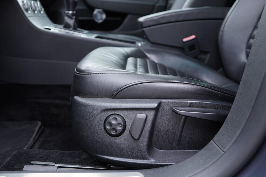 OV190V05766_21.webp_PASSAT VARIANT Highline 2.0 TDI 103 kW manuál