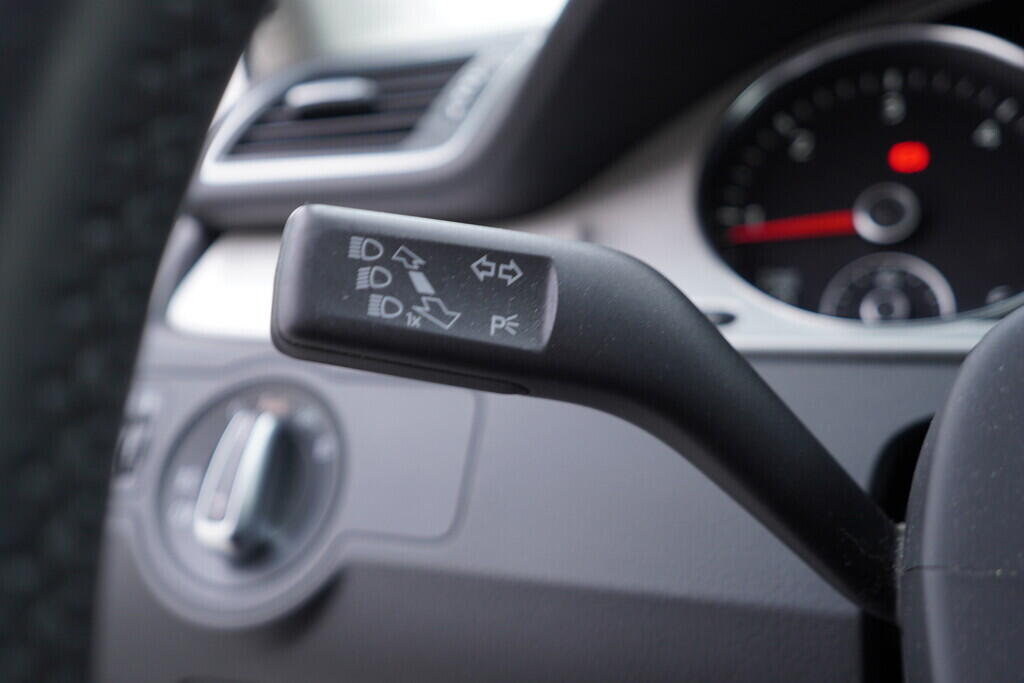 OV190V05766_24.webp_PASSAT VARIANT Highline 2.0 TDI 103 kW manuál