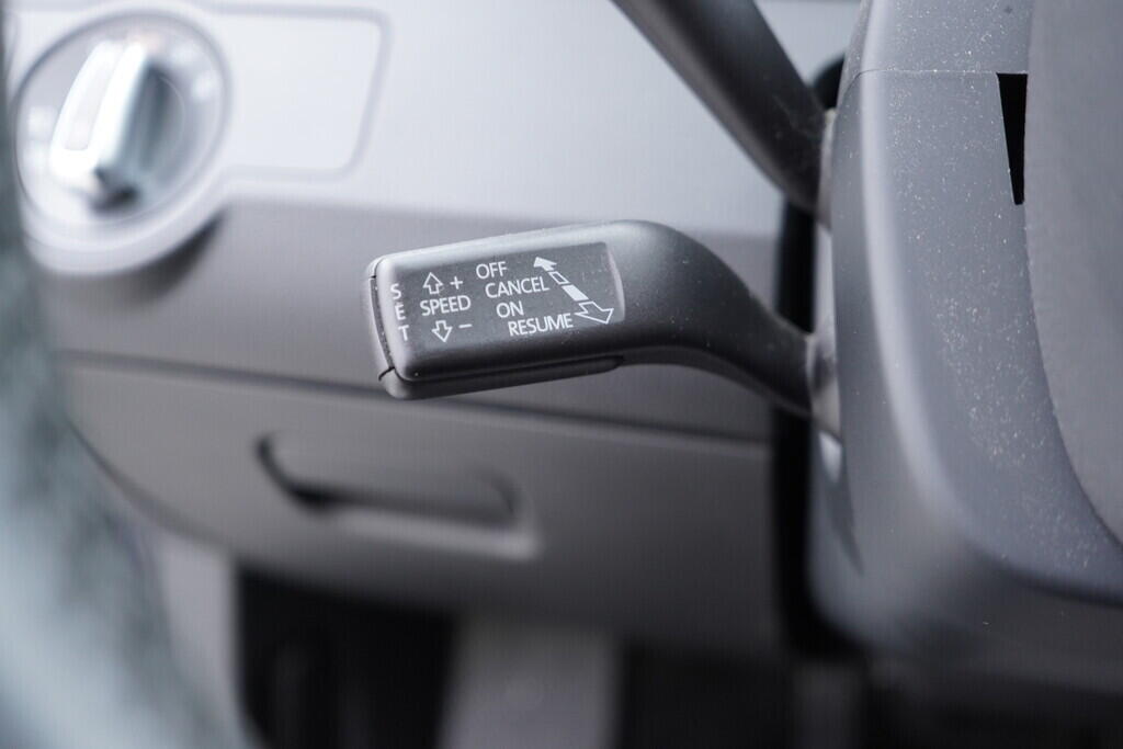 OV190V05766_25.webp_PASSAT VARIANT Highline 2.0 TDI 103 kW manuál