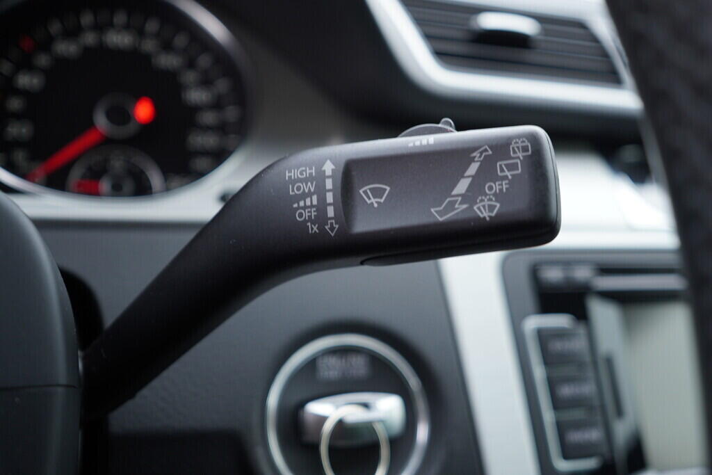 OV190V05766_26.webp_PASSAT VARIANT Highline 2.0 TDI 103 kW manuál