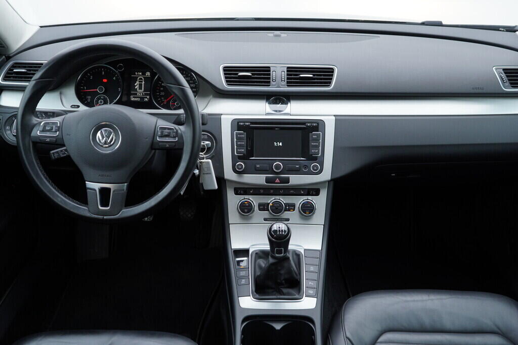 OV190V05766_27.webp_PASSAT VARIANT Highline 2.0 TDI 103 kW manuál