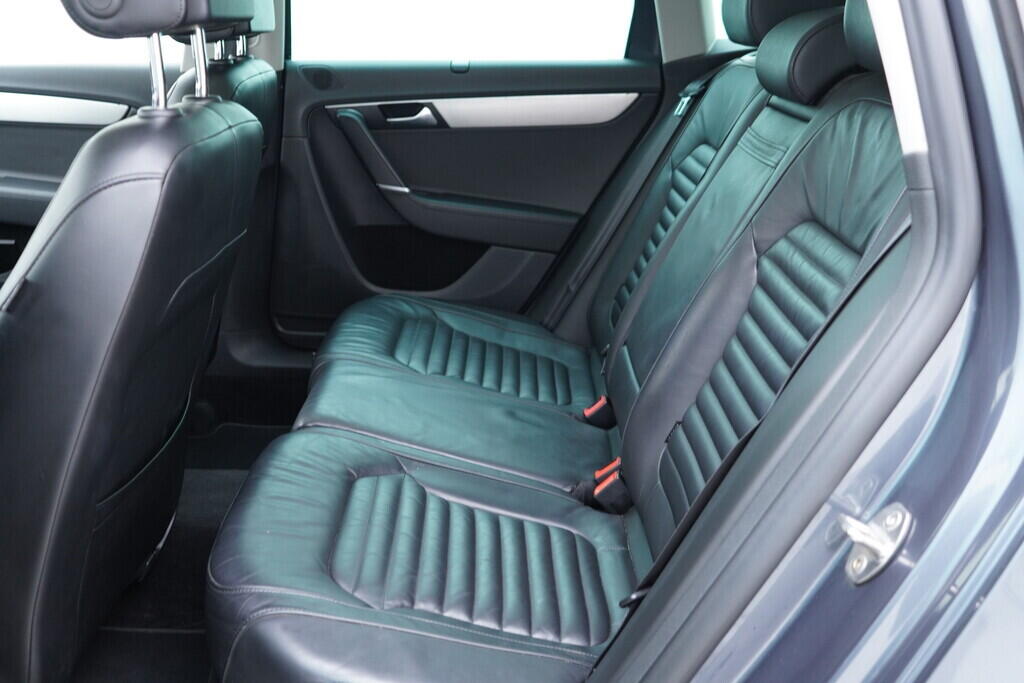 OV190V05766_35.webp_PASSAT VARIANT Highline 2.0 TDI 103 kW manuál