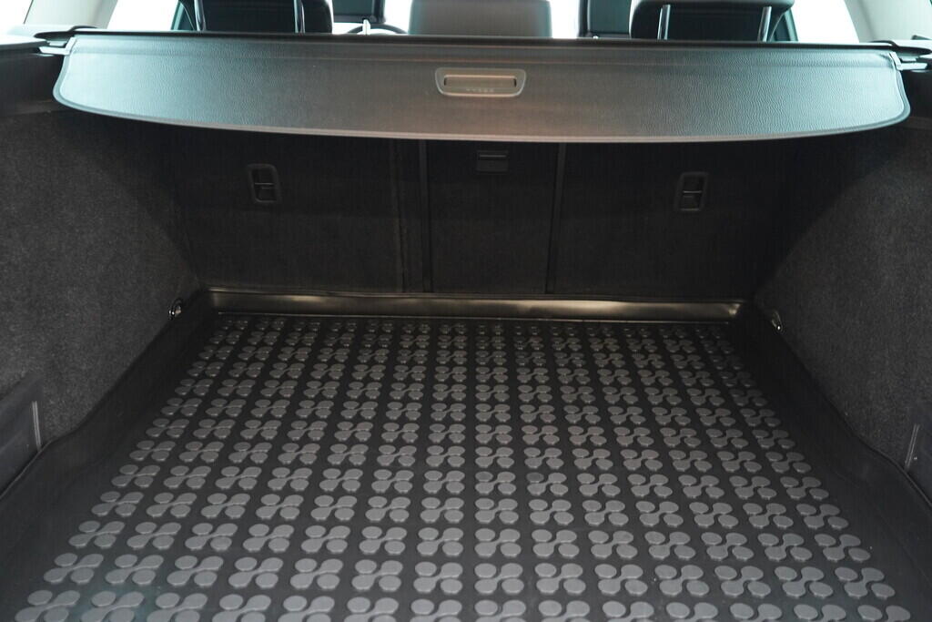 OV190V05766_36.webp_PASSAT VARIANT Highline 2.0 TDI 103 kW manuál