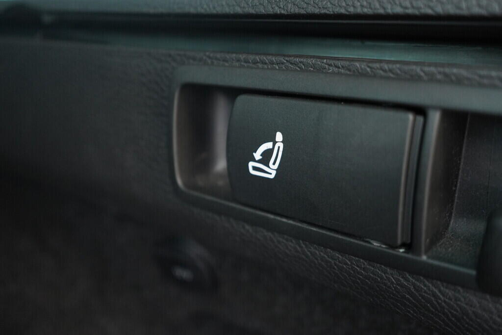 OV190V05766_37.webp_PASSAT VARIANT Highline 2.0 TDI 103 kW manuál