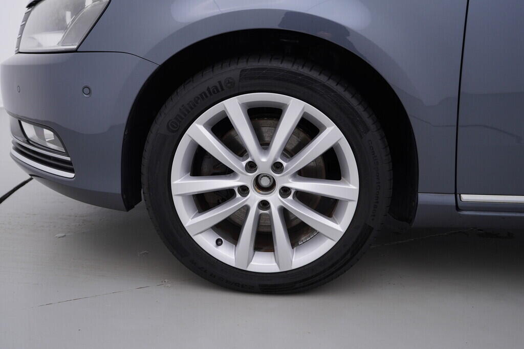 OV190V05766_40.webp_PASSAT VARIANT Highline 2.0 TDI 103 kW manuál