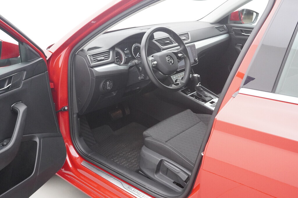 OV190V05977_18.webp_SUPERB Ambition Plus 1.5 TSI 110 kW automat, DPH