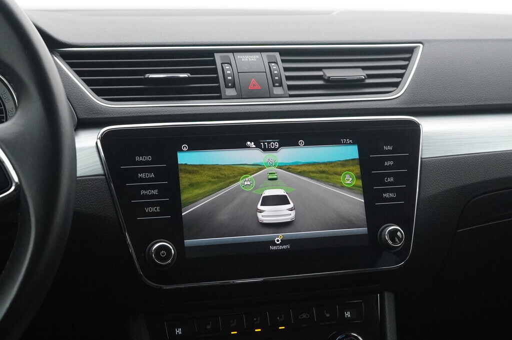 OV190V05977_29.webp_SUPERB Ambition Plus 1.5 TSI 110 kW automat, DPH