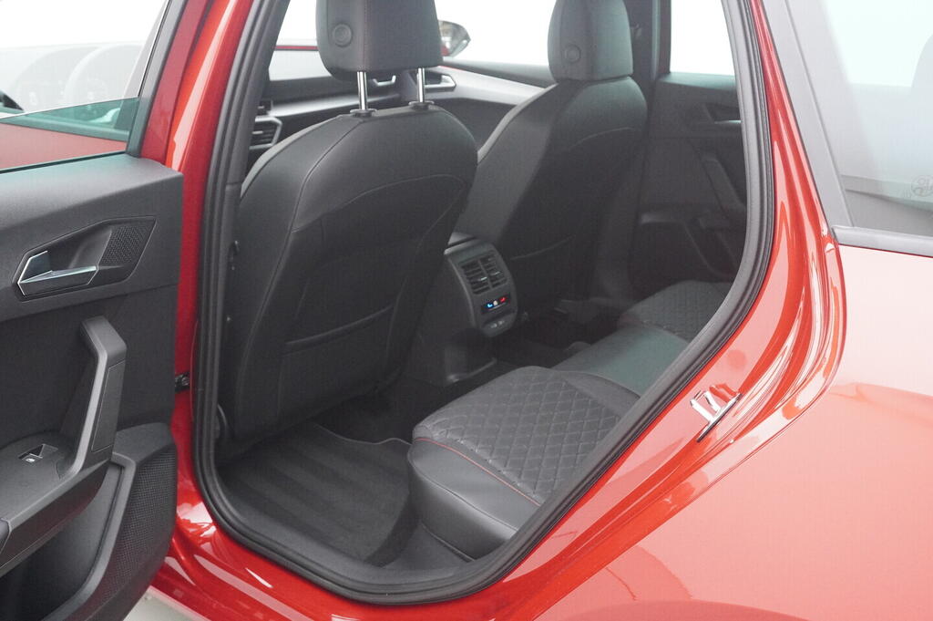 OV190V05983_37.webp_LEON ST FR 2.0 TSI 140 kW automat, DPH