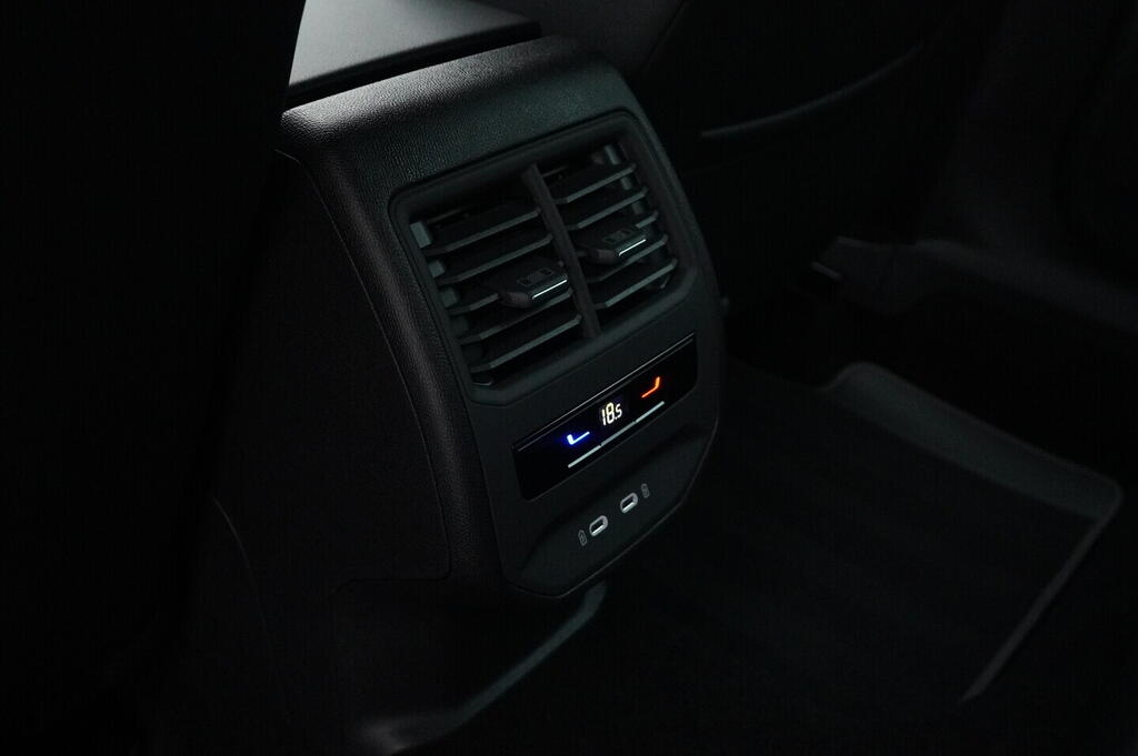 OV190V05983_38.webp_LEON ST FR 2.0 TSI 140 kW automat, DPH