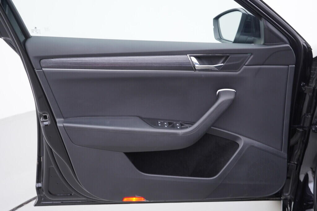 OV190V05989_19.webp_SUPERB Style 2.0 TDI 110 kW automat, DPH