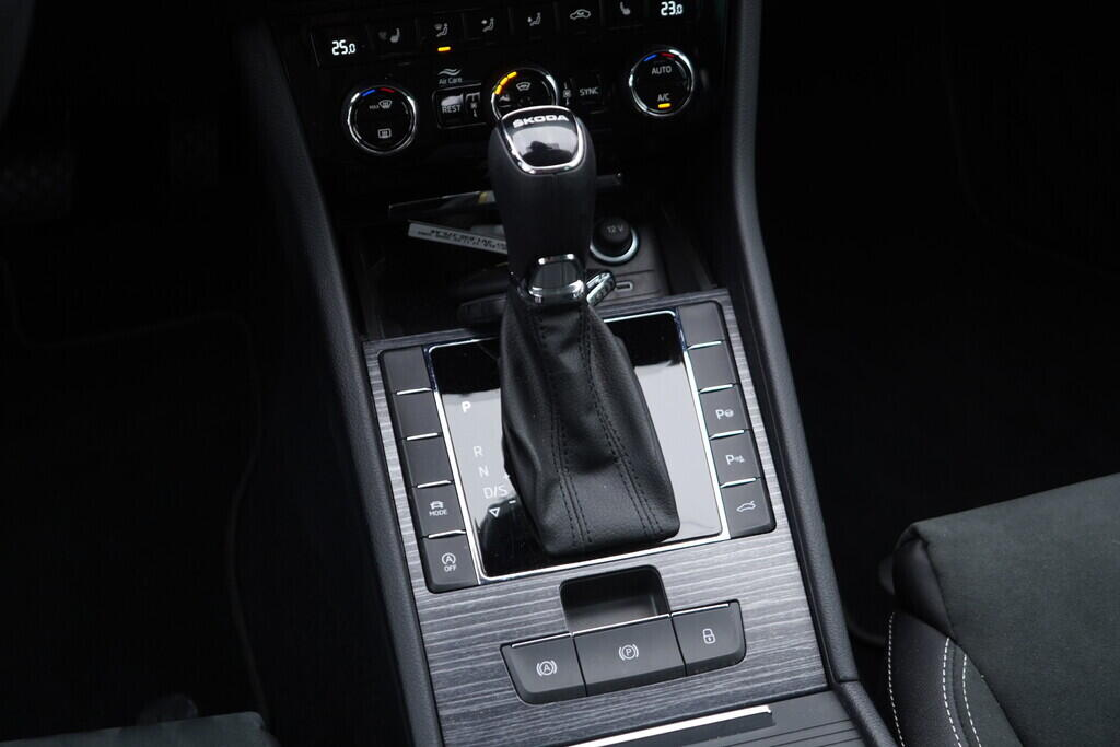 OV190V05989_35.webp_SUPERB Style 2.0 TDI 110 kW automat, DPH