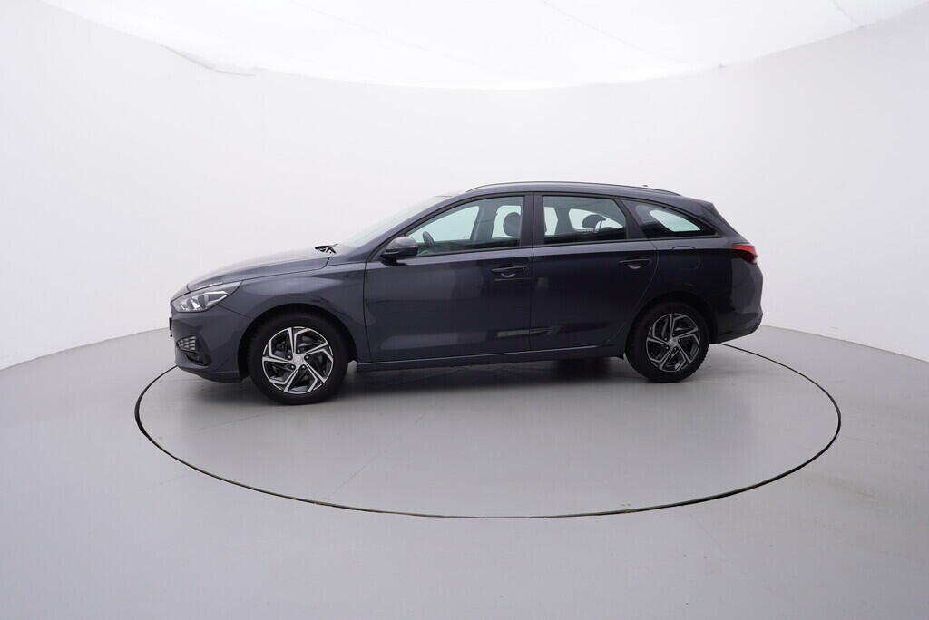 OV190V06117_11.webp_I30 Family Comfort 1.0  88 kW manuál, DPH