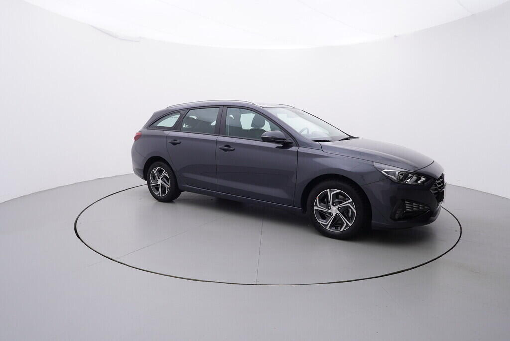 OV190V06117_16.webp_I30 Family Comfort 1.0  88 kW manuál, DPH