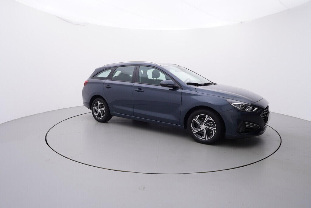 OV190V06120_16.webp_I30 Family Comfort 1.0  88 kW manuál, DPH
