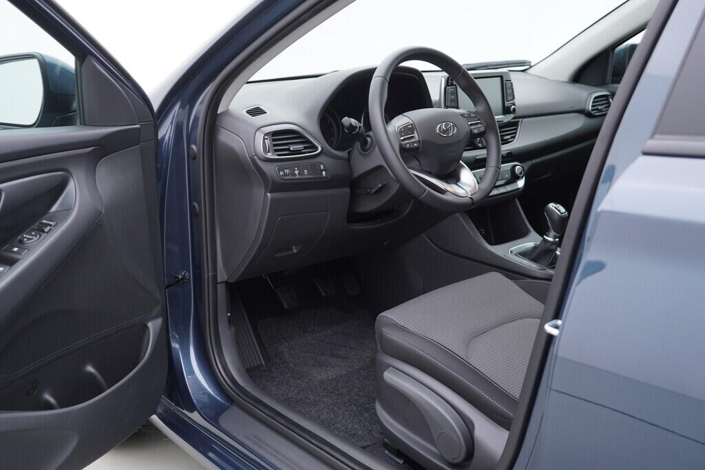 OV190V06120_18.webp_I30 Family Comfort 1.0  88 kW manuál, DPH