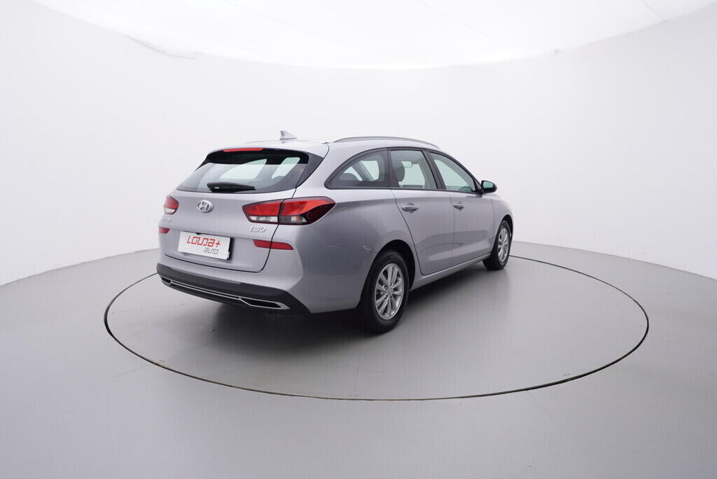 OV190V06124_14.webp_I30 Family Comfort 1.0  88 kW manuál, DPH