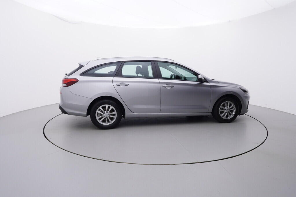 OV190V06124_15.webp_I30 Family Comfort 1.0  88 kW manuál, DPH