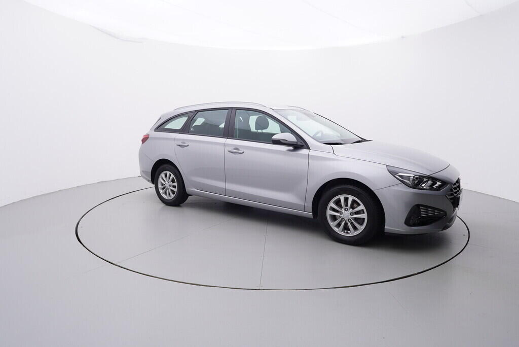 OV190V06124_16.webp_I30 Family Comfort 1.0  88 kW manuál, DPH