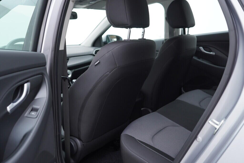 OV190V06124_32.webp_I30 Family Comfort 1.0  88 kW manuál, DPH