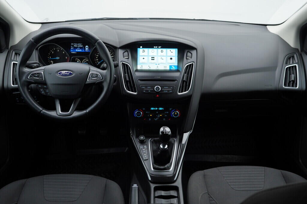 OV190V06168_27.webp_FOCUS Titanium 1.5  88 kW manuál