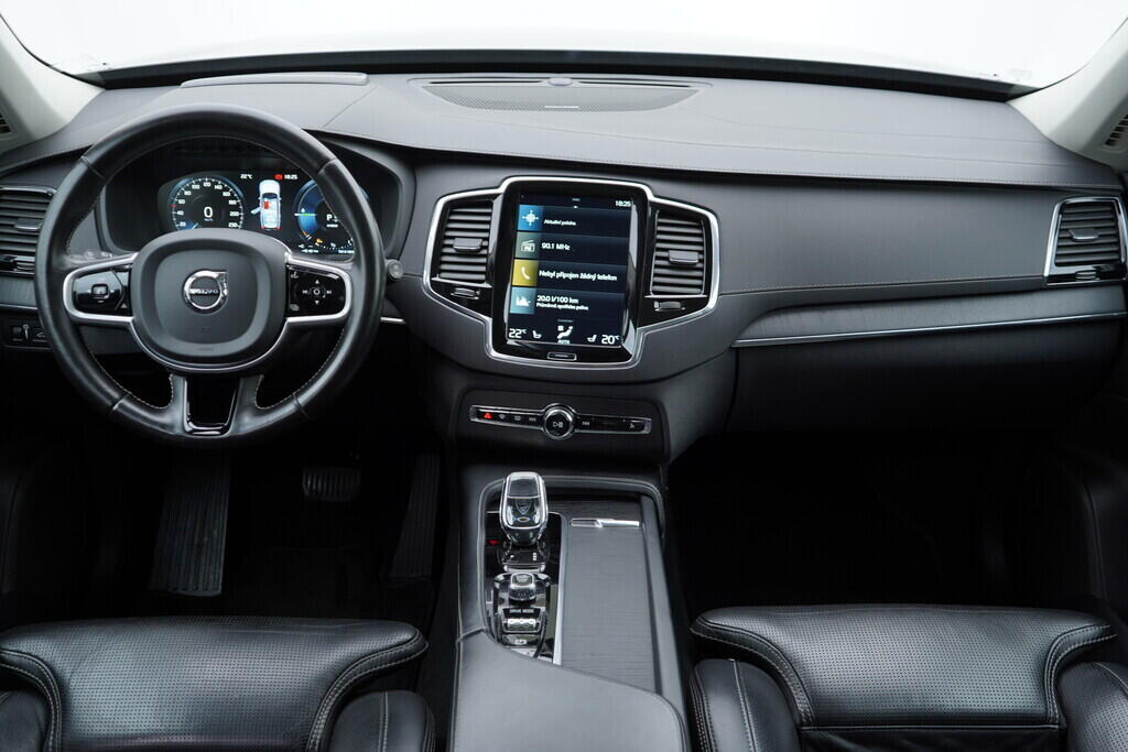 OV190V06232_28.webp_XC90 T8 Twin Engine AWD 2.0  223 kW automat, DPH