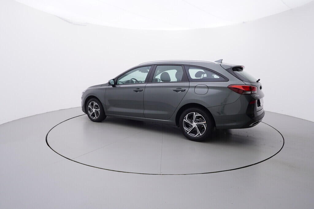 OV190V06267_12.webp_I30 Family Comfort 1.0  88 kW manuál, DPH