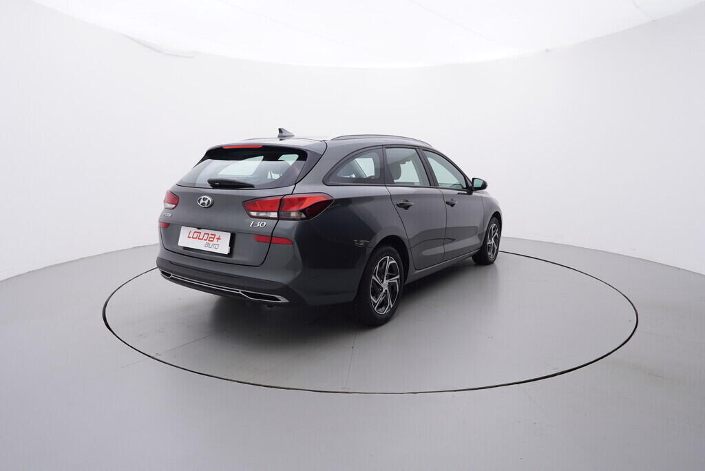 OV190V06267_14.webp_I30 Family Comfort 1.0  88 kW manuál, DPH