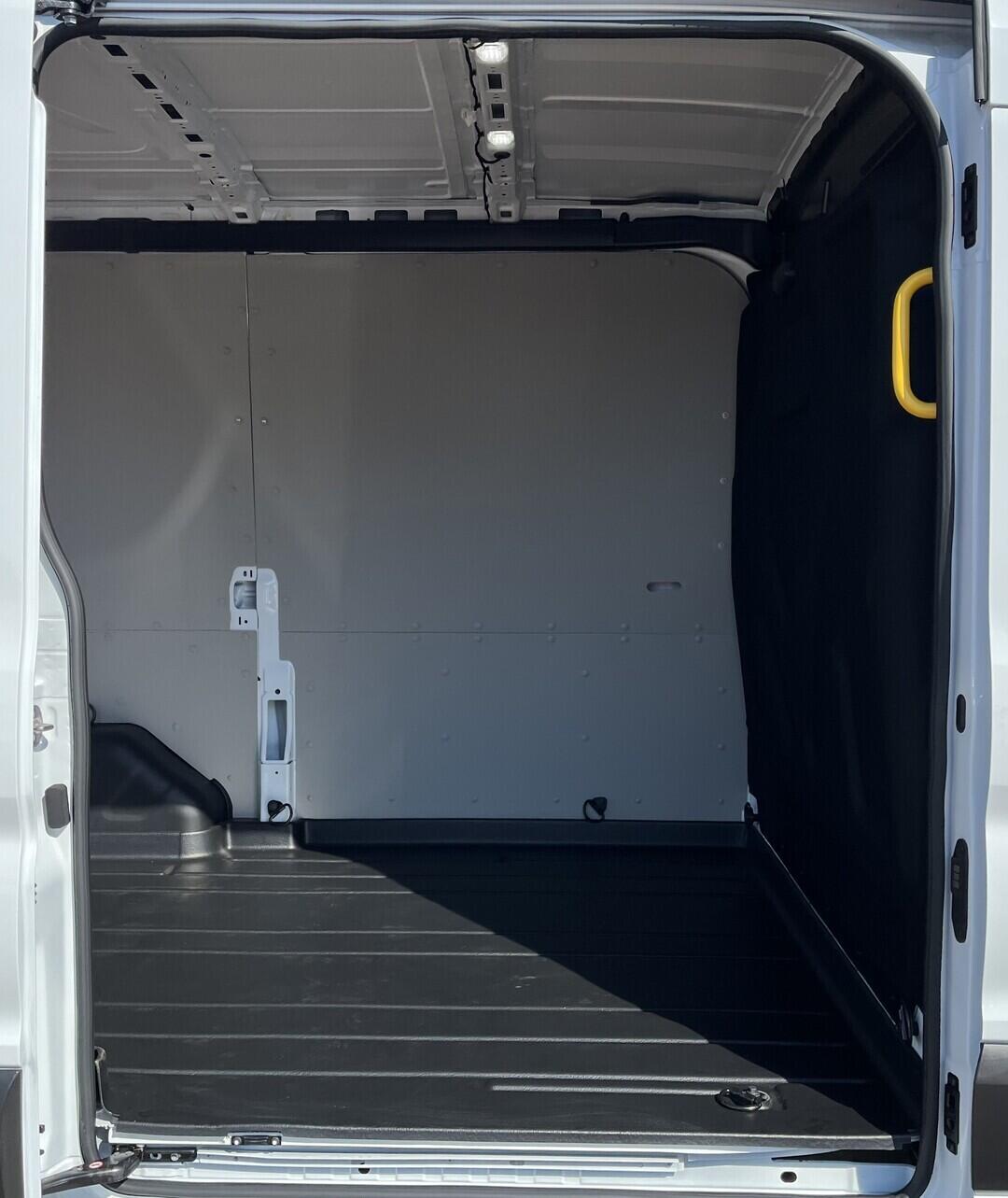 OV190V06299_29.webp_TRANSIT L2H2 2.0 TDCi 96 kW manuál, DPH