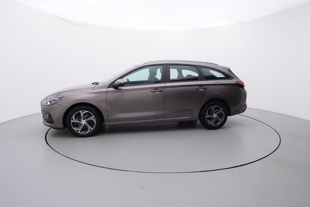 OV190V06378_11.webp_I30 Family Comfort 1.0  88 kW manuál, DPH