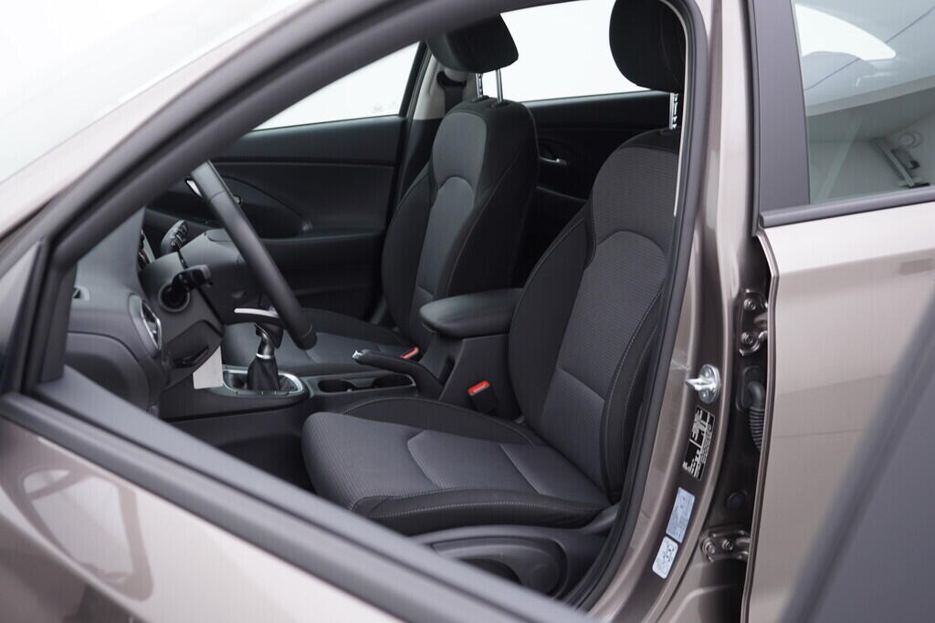 OV190V06378_21.webp_I30 Family Comfort 1.0  88 kW manuál, DPH