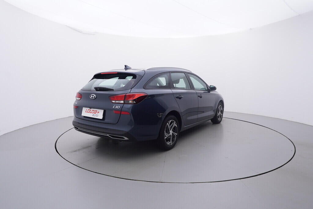 OV190V06382_14.webp_I30 Family Comfort 1.0 T-GDi 88 kW manuál, DPH