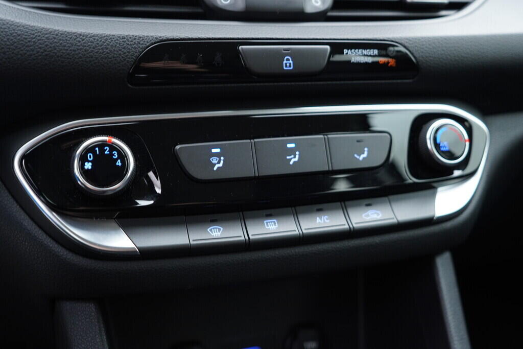 OV190V06382_29.webp_I30 Family Comfort 1.0 T-GDi 88 kW manuál, DPH