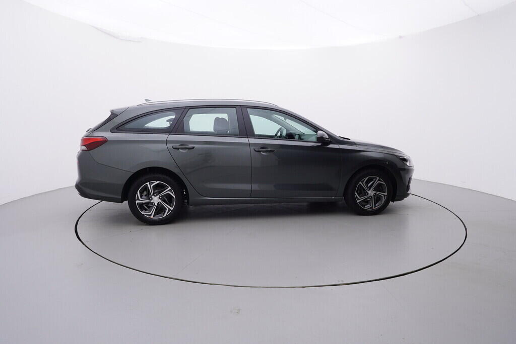 OV190V06397_15.webp_I30 Family Comfort 1.0  88 kW manuál, DPH