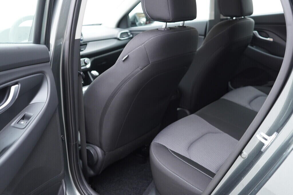 OV190V06397_32.webp_I30 Family Comfort 1.0  88 kW manuál, DPH