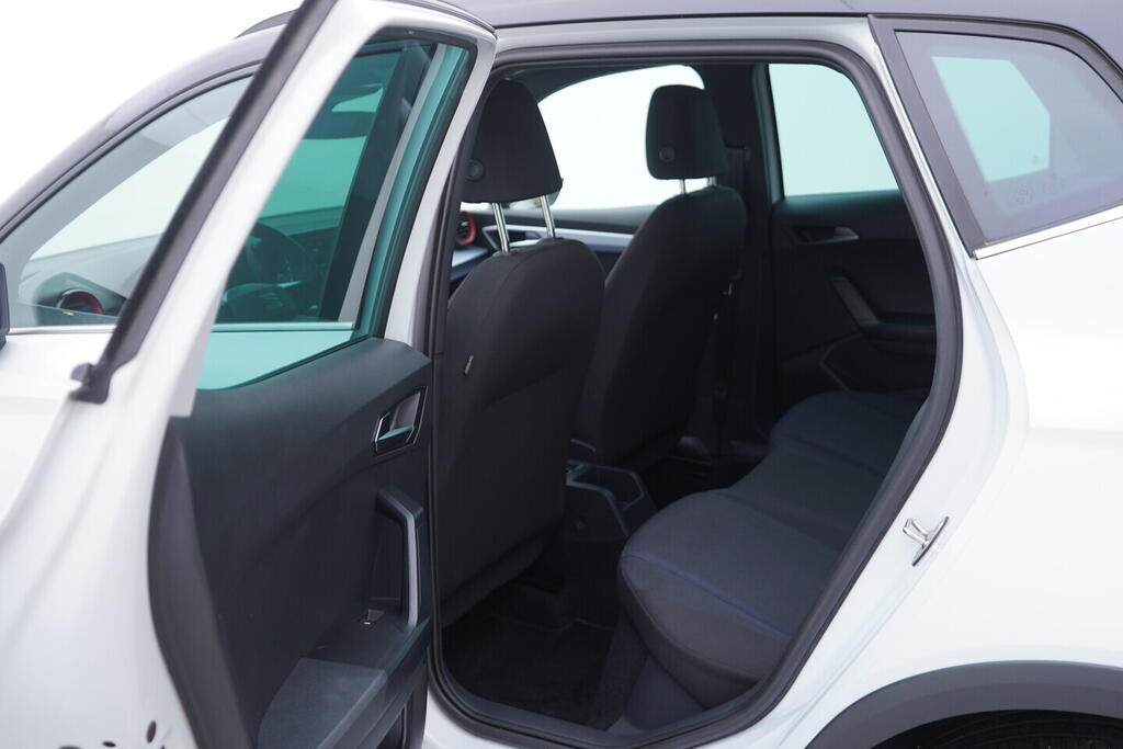 OV190V06404_32.webp_ARONA FR 1.0 TSI 70 kW manuál, DPH