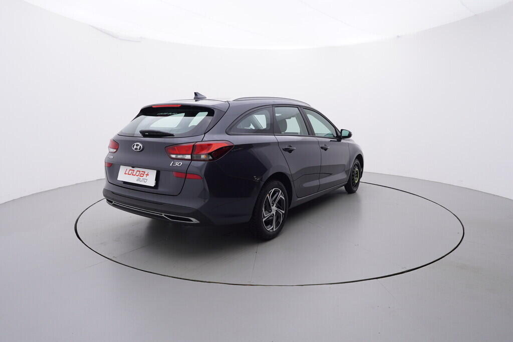 OV190V06423_14.webp_I30 WG  1.0  88 kW manuál, DPH