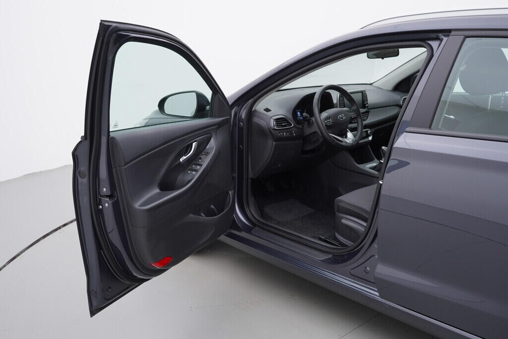 OV190V06423_18.webp_I30 WG  1.0  88 kW manuál, DPH