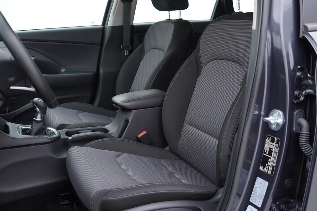 OV190V06423_22.webp_I30 WG  1.0  88 kW manuál, DPH