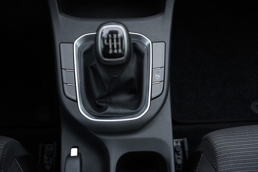 OV190V06423_32.webp_I30 WG  1.0  88 kW manuál, DPH