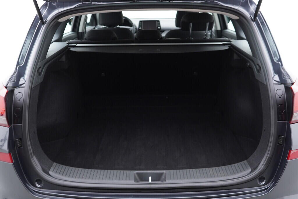 OV190V06423_34.webp_I30 WG  1.0  88 kW manuál, DPH