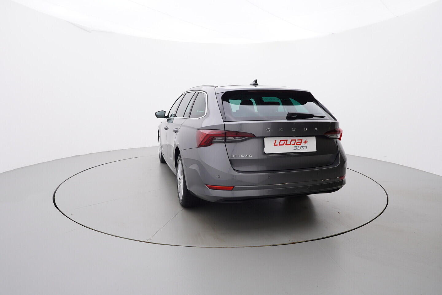 OV190V06454_13.webp_OCTAVIA Style 2.0 TDI 110 kW automat, DPH