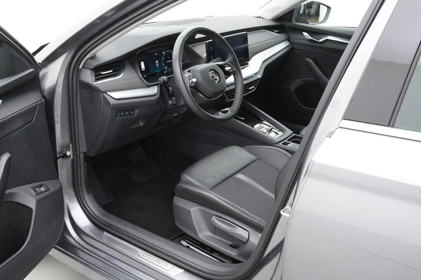 OV190V06454_18.webp_OCTAVIA Style 2.0 TDI 110 kW automat, DPH