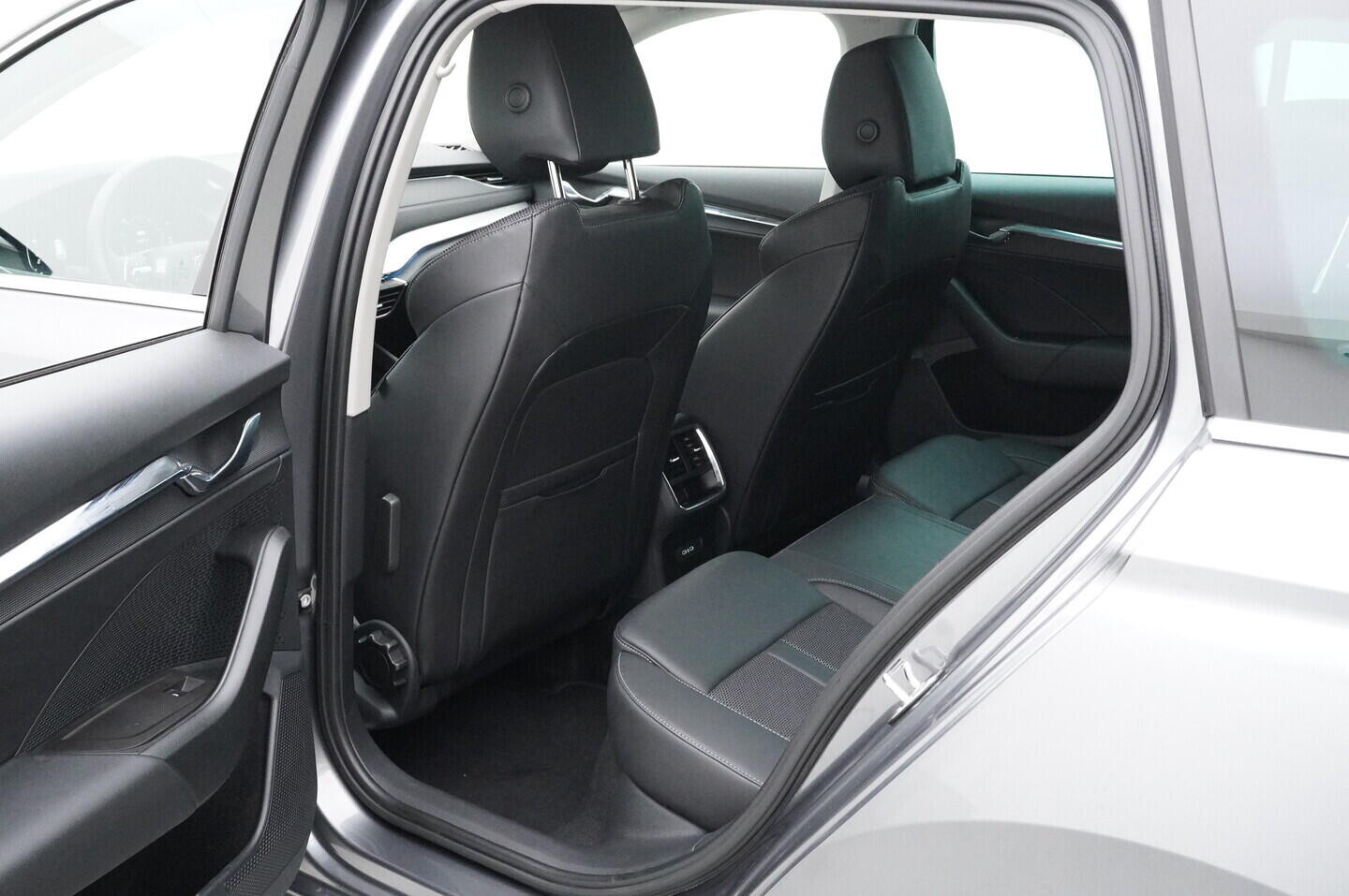 OV190V06454_36.webp_OCTAVIA Style 2.0 TDI 110 kW automat, DPH