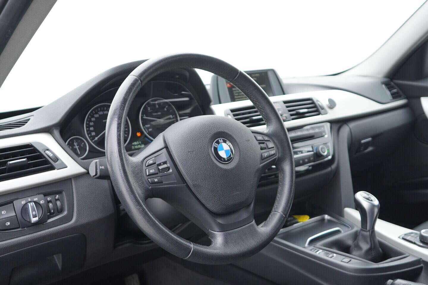 OV190V06479_21.webp_ŘADA 3 Advantage 2.0 318D 100 kW manuál