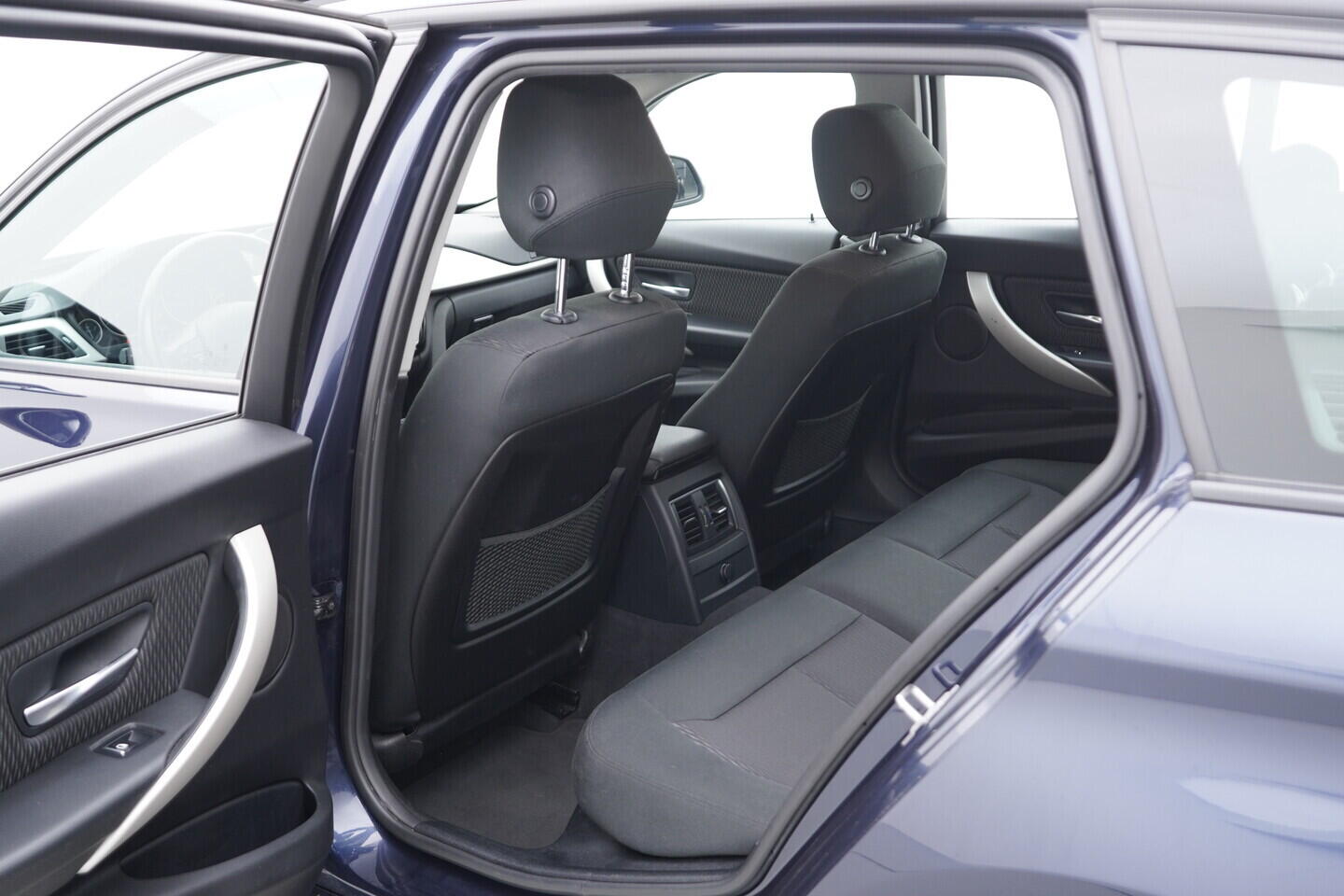 OV190V06479_33.webp_ŘADA 3 Advantage 2.0 318D 100 kW manuál